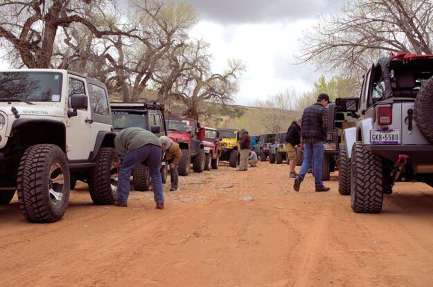 jeeps staging at arch canyon jamboree