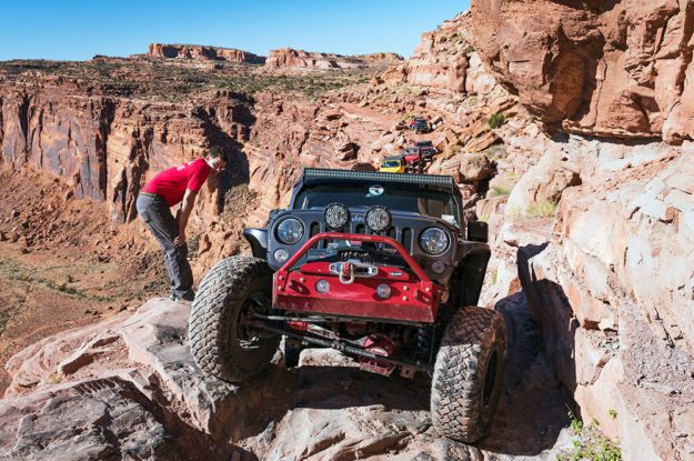 moab trail guide cliff edge