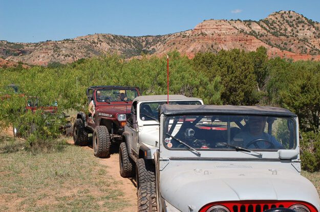 jeeps in line at palo duro