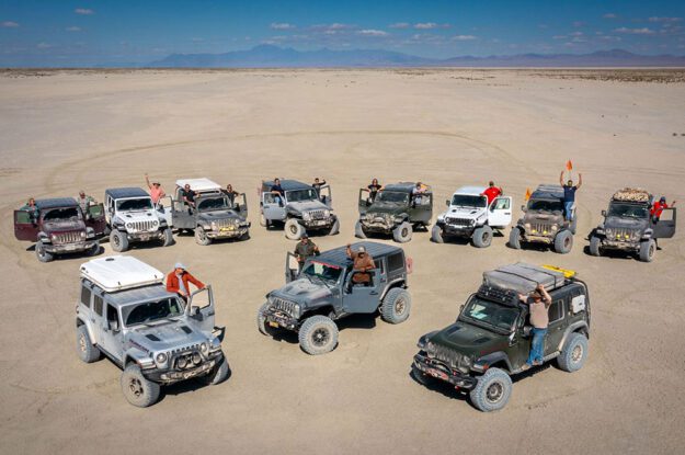 circle jeeps in desert