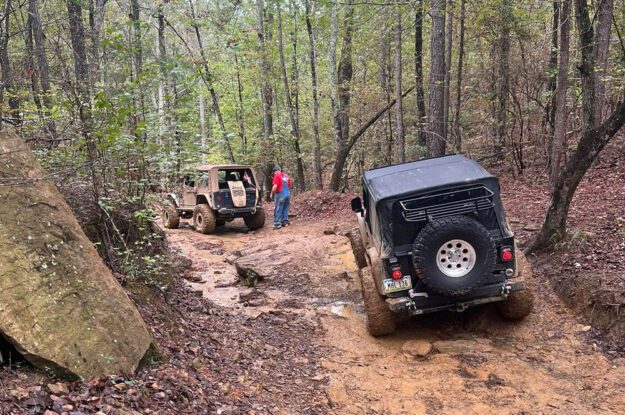 jeep waiting for trail guide